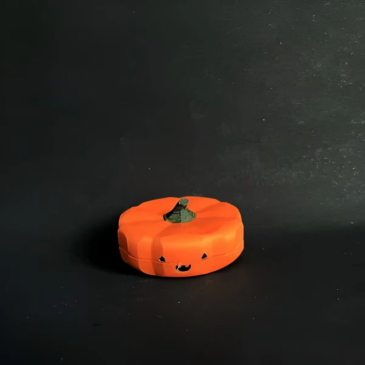 Halloween Magnetic Cable Pebble – منظم كابلات مغناطيسي